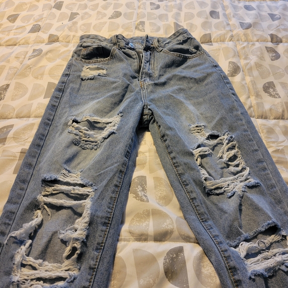 Light Wash Distressed Ripped Jeans - Picture 2 of 5